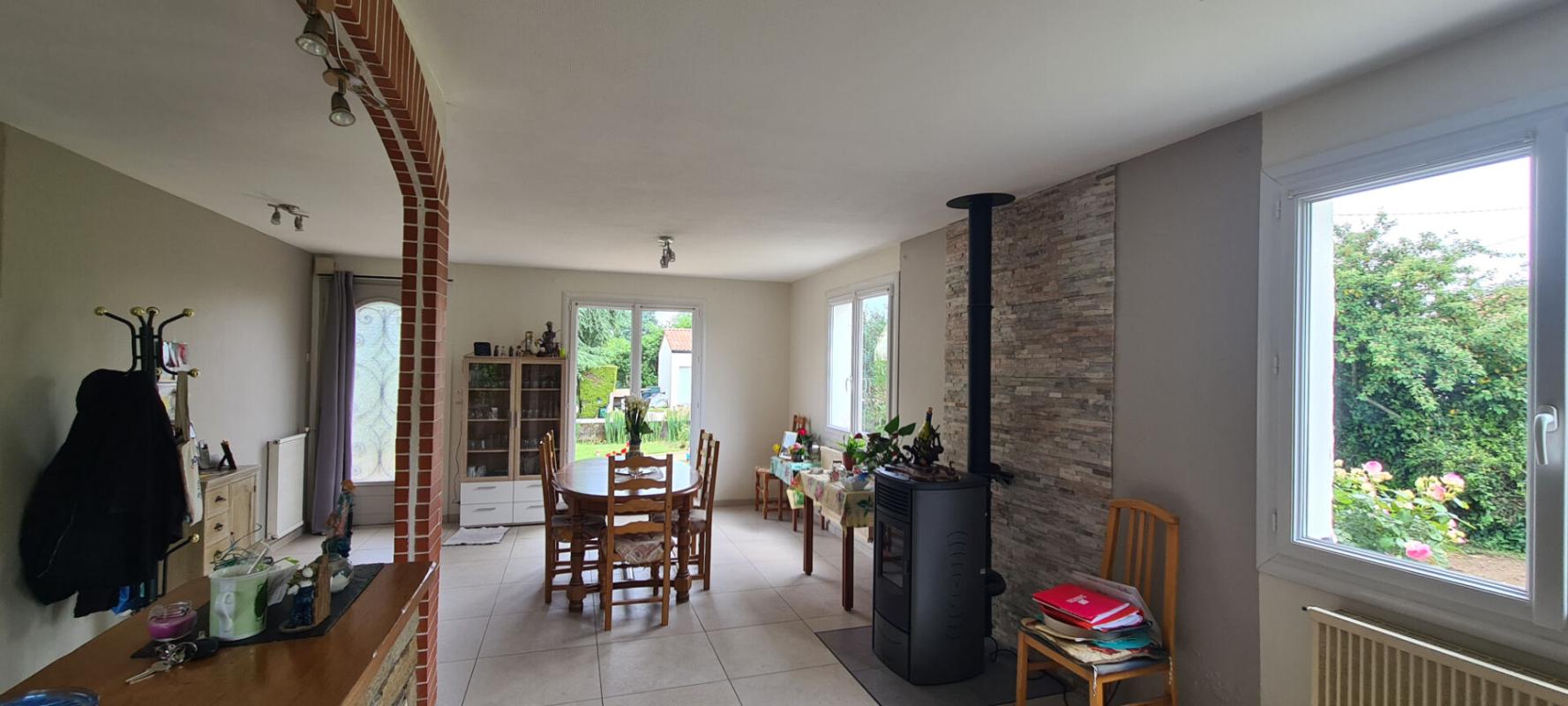 GORGES Maison Gorges 4 P . 3 Chs . 84.7 M² . Garage . T 545 M² . Terrasse 4