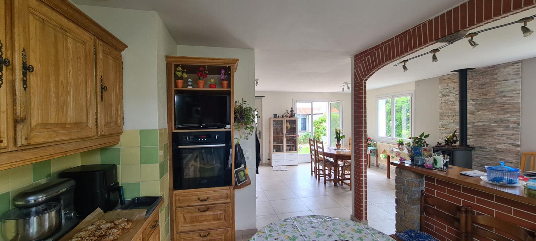 GORGES Maison Gorges 4 P . 3 Chs . 84.7 M² . Garage . T 545 M² . Terrasse 5