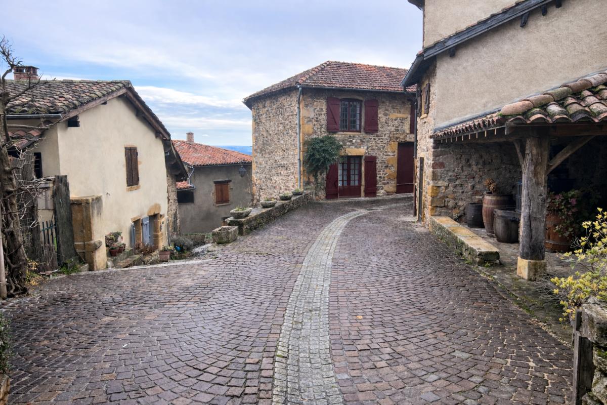 TERNAND TERNAND. Duplex 100m2 dans maison ancienne avec  petite terrasse 14