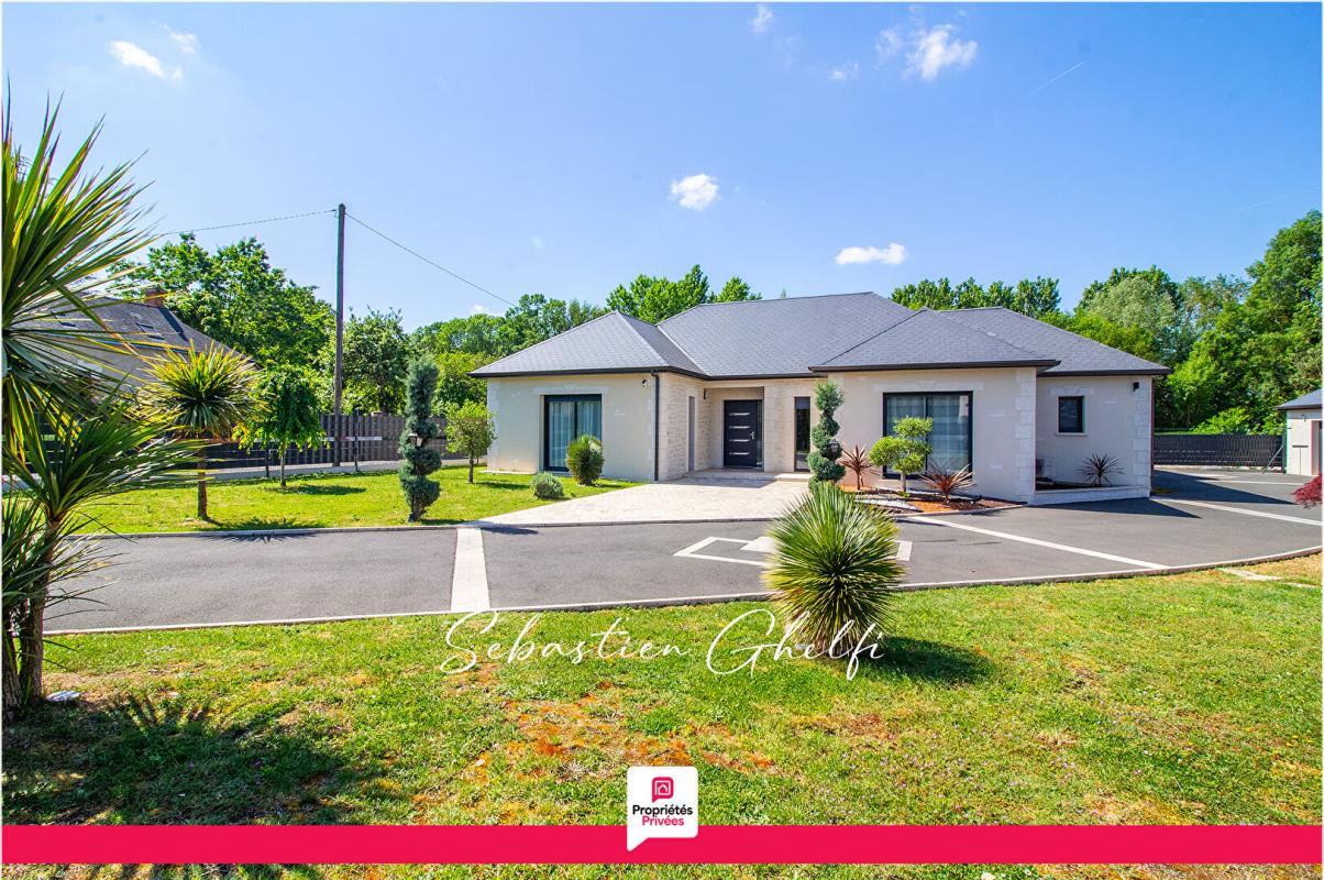 CONTRES belle maison de plain-pied avec 3 chambres-cellier-grand garage-beau terrain 1