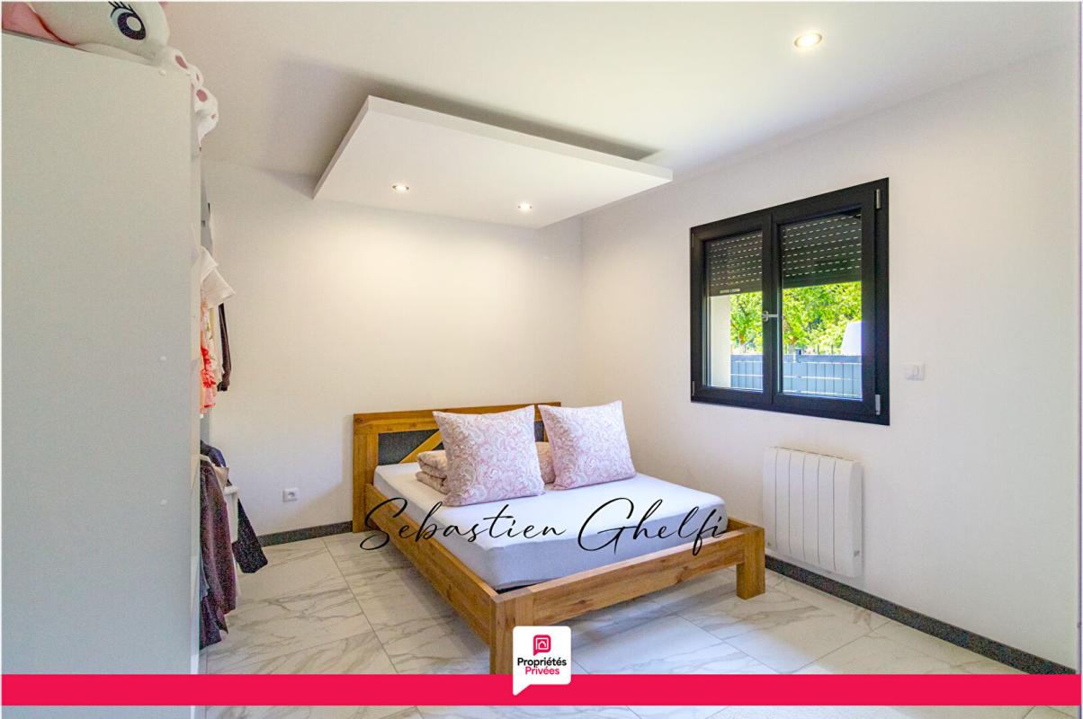CONTRES belle maison de plain-pied avec 3 chambres-cellier-grand garage-beau terrain 16