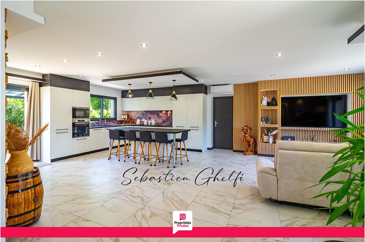 CONTRES belle maison de plain-pied avec 3 chambres-cellier-grand garage-beau terrain 6