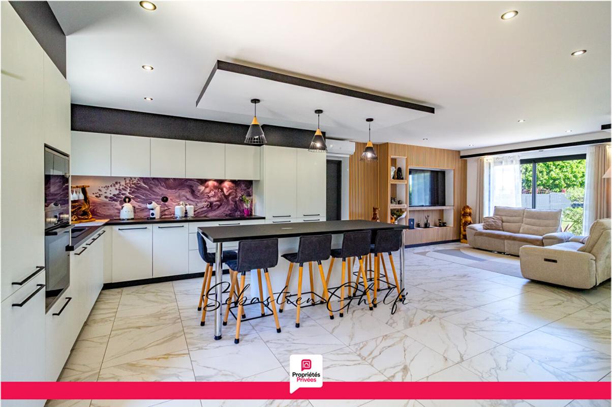 CONTRES belle maison de plain-pied avec 3 chambres-cellier-grand garage-beau terrain 9