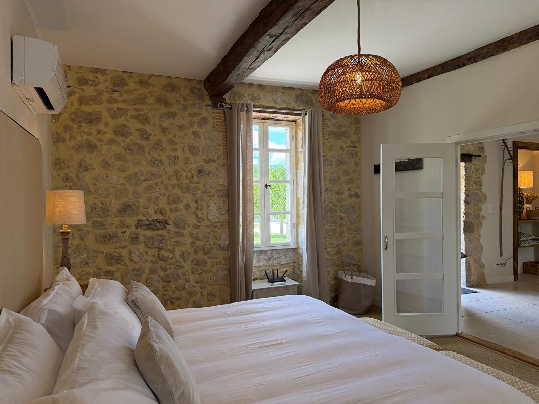 BEAUMONT-DU-PERIGORD Un domaine d'exception en Dordogne avec trois maisons de caractère et deux granges 17