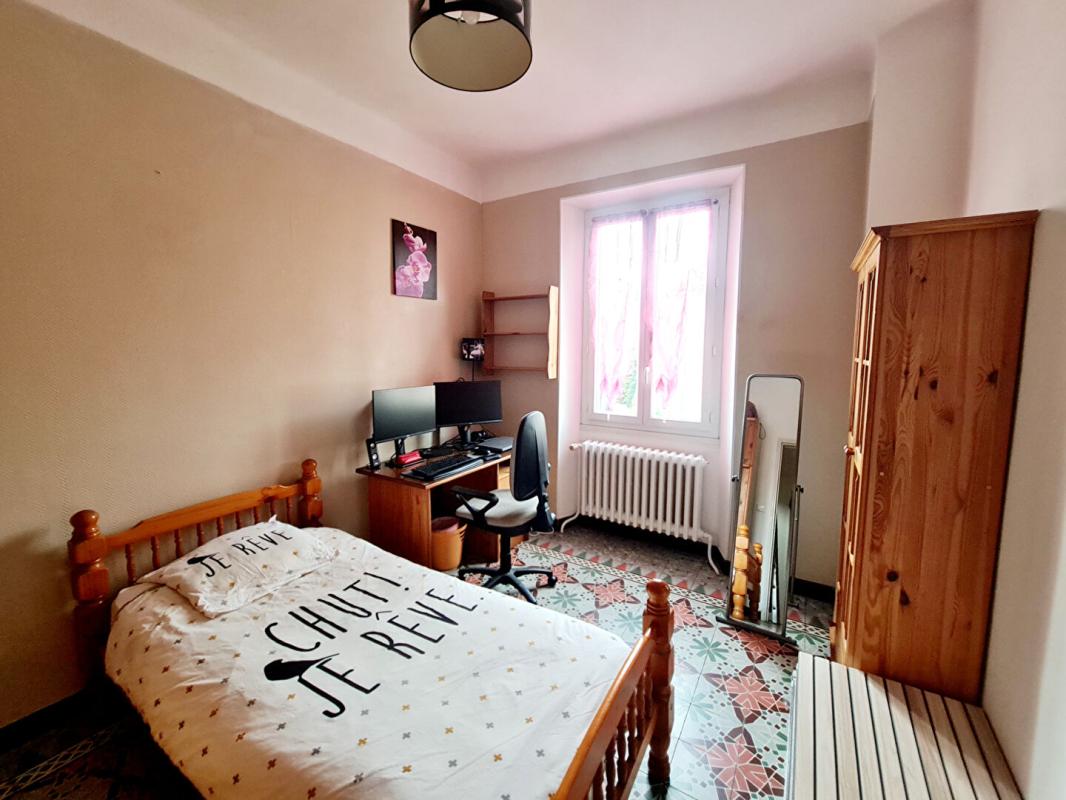 ALES EXCLUSIVITE - Maison de ville proche commerces et écoles - 750 M² de terrain 11