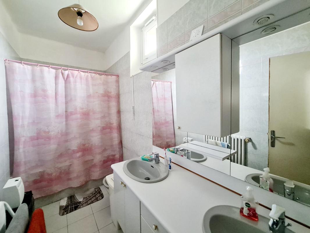 ALES EXCLUSIVITE - Maison de ville proche commerces et écoles - 750 M² de terrain 12
