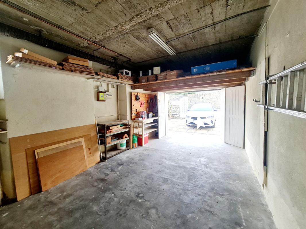 ALES EXCLUSIVITE - Maison de ville proche commerces et écoles - 750 M² de terrain 17