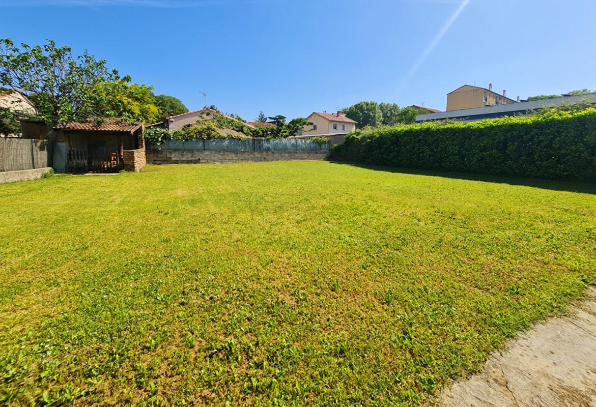 ALES EXCLUSIVITE - Maison de ville proche commerces et écoles - 750 M² de terrain 5