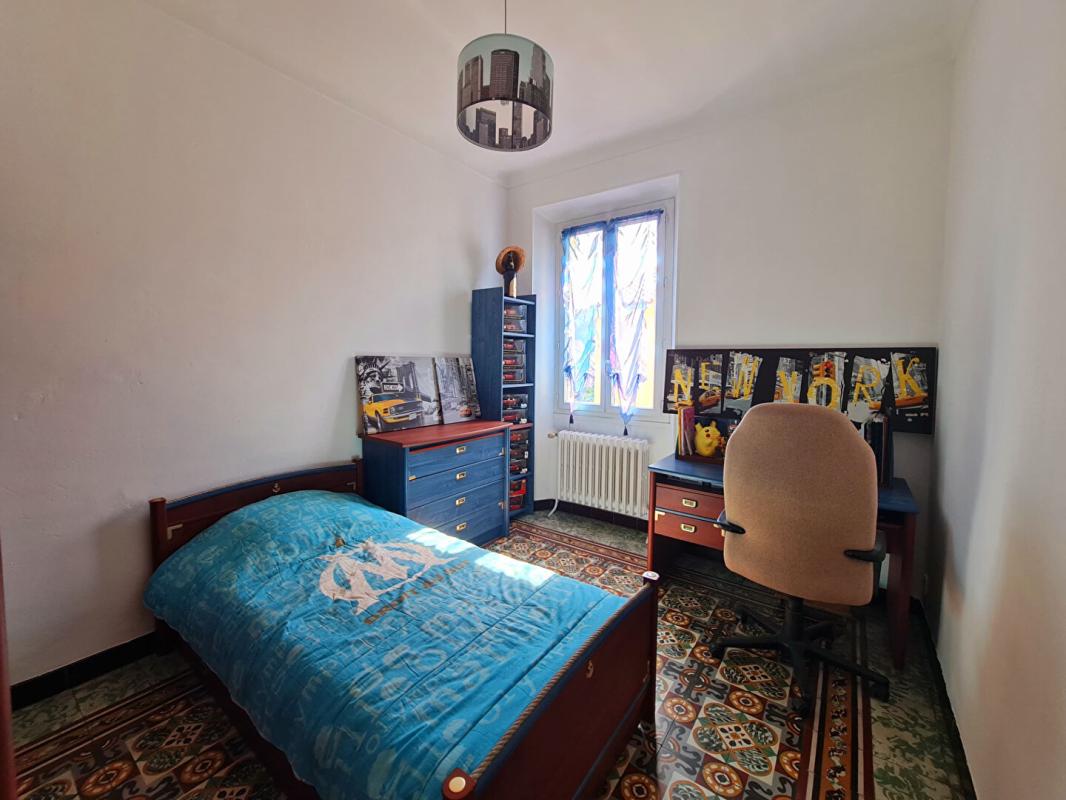 ALES EXCLUSIVITE - Maison de ville proche commerces et écoles - 750 M² de terrain 9