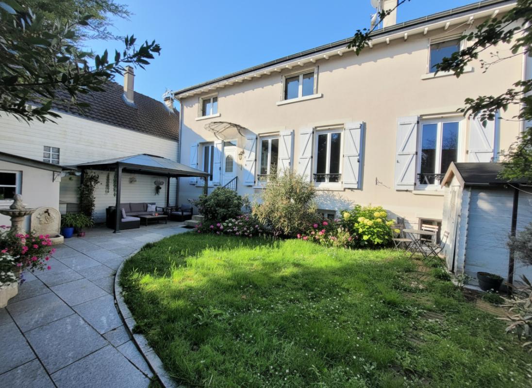 ARGENTEUIL Maison Argenteuil, secteur Orgemont, 95100 Val d'Oise 6 pièce(s) 122 m2 habitables 1