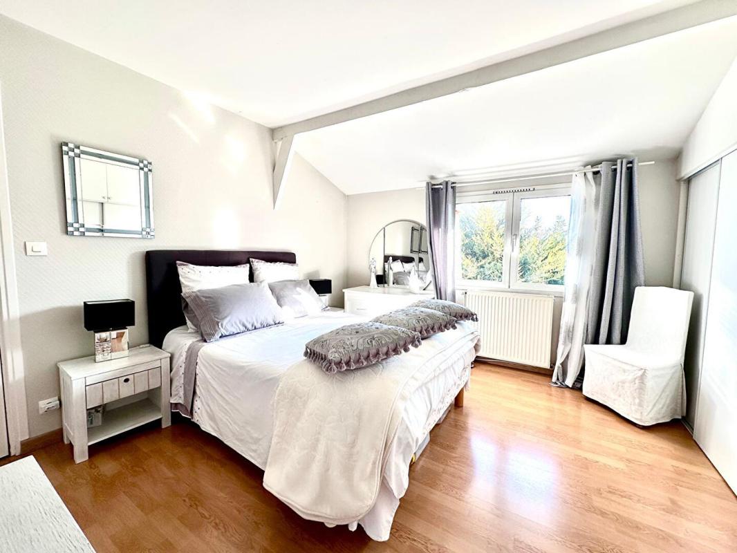 ARGENTEUIL Maison Argenteuil, secteur Orgemont, 95100 Val d'Oise 6 pièce(s) 122 m2 habitables 6