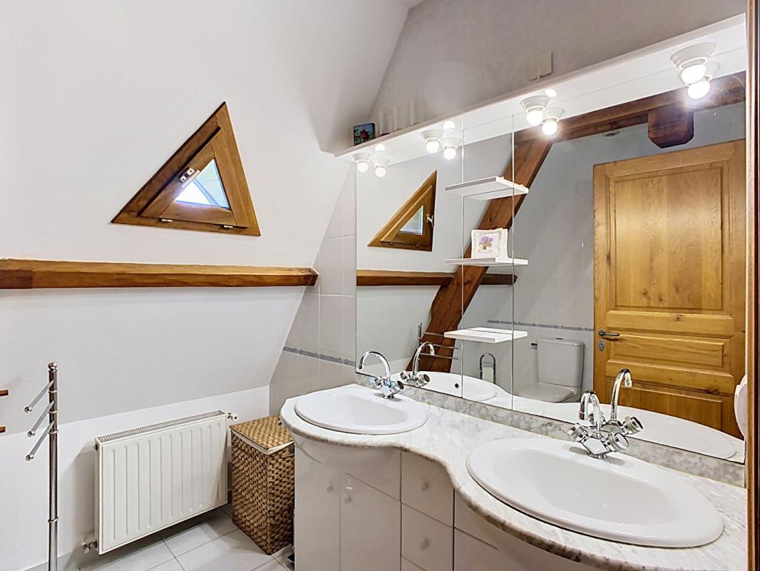 SARLAT-LA-CANEDA Maison Sarlat La Caneda 8 pièce(s) 160 m2 12