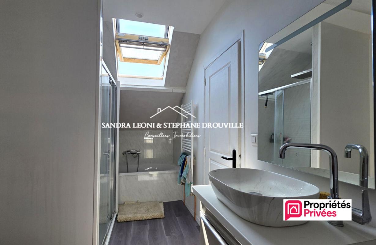 MAINTENON PROCHE MAINTENON CHARMANTE MAISON RENOVEE de 110 m², 3 chambres 7