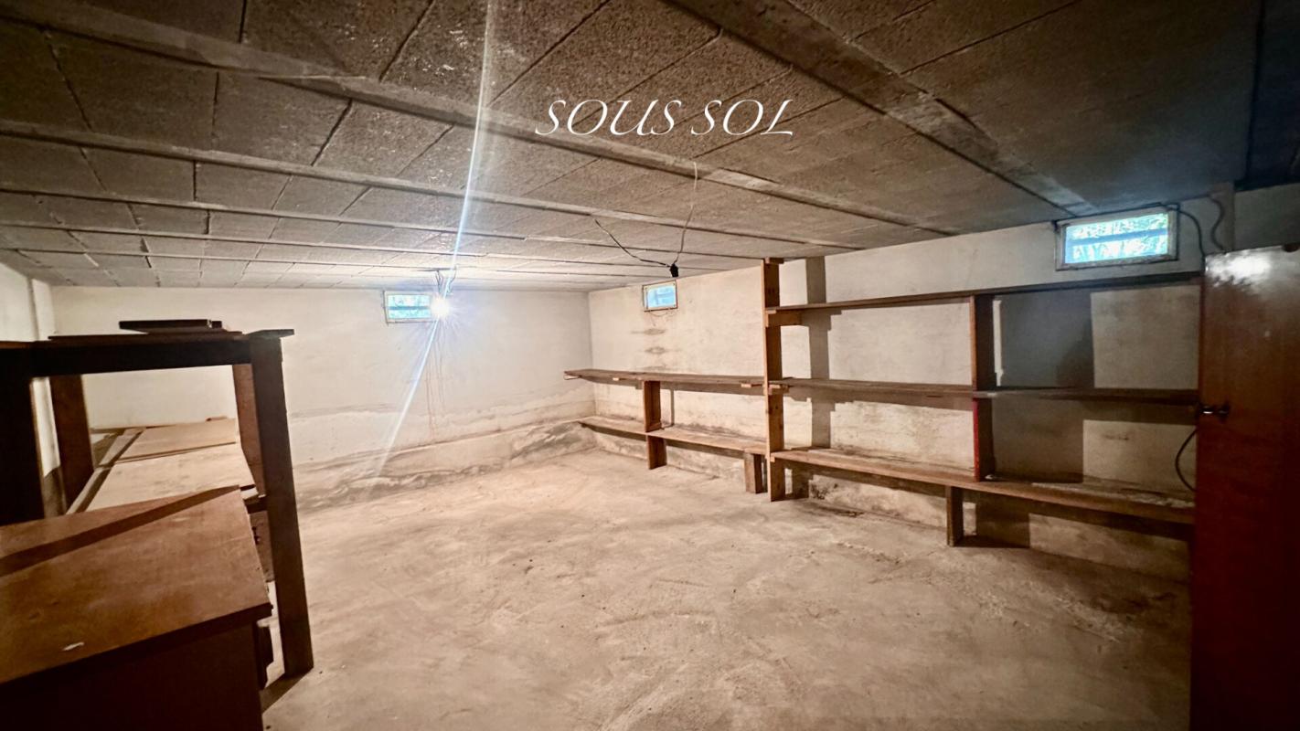 SIX-FOURS-LES-PLAGES EMPLACEMENT PRIVILEGIE - SIX FOURS PROCHE LA COUDOULIERE - MAISON 3 PIECES - TERRAIN 300 M² - GARAGE - SOUS SOL 14
