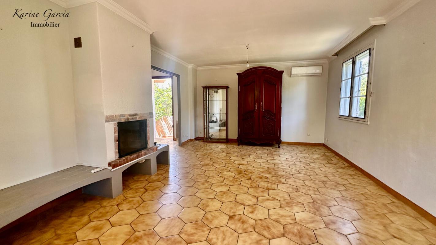 SIX-FOURS-LES-PLAGES EMPLACEMENT PRIVILEGIE - SIX FOURS PROCHE LA COUDOULIERE - MAISON 3 PIECES - TERRAIN 300 M² - GARAGE - SOUS SOL 5