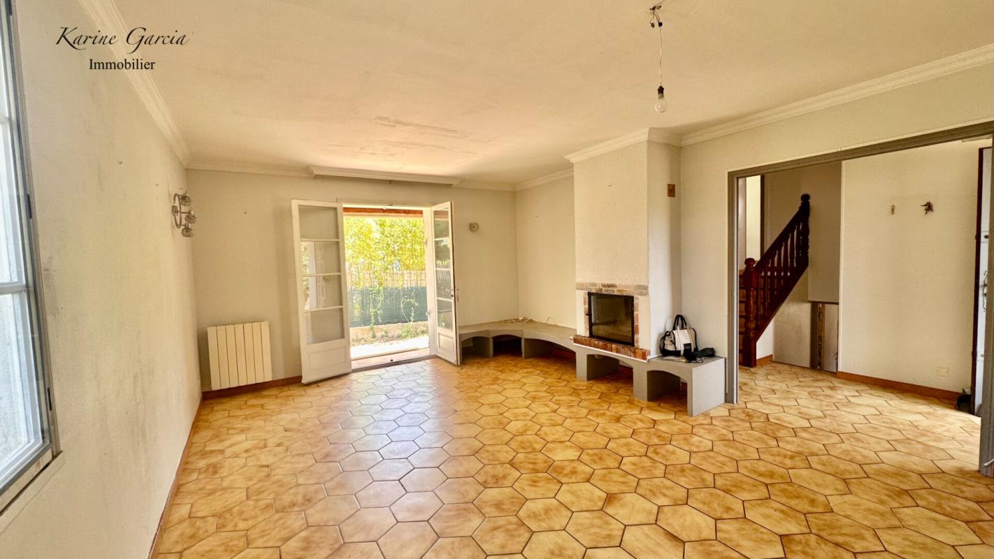 SIX-FOURS-LES-PLAGES EMPLACEMENT PRIVILEGIE - SIX FOURS PROCHE LA COUDOULIERE - MAISON 3 PIECES - TERRAIN 300 M² - GARAGE - SOUS SOL 6