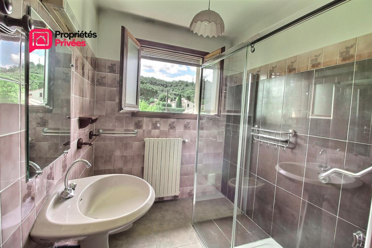BAGNOLS-SUR-CEZE Bagnols-sur-Cèze Villa  7 pièce(s) 240 m2 , 4 chambres , Terrain 1 200 m², divisible et constructible 10