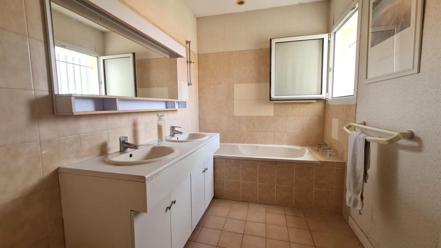 LAGORD Exclusivité ! A vendre Maison Lagord de 113m2 avec jardin et garage 9