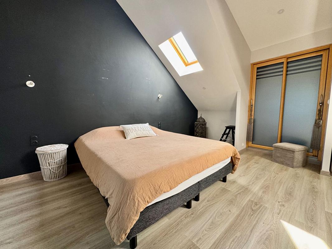 AMIENS Maison moderne ,125m2, 3 chambres , cour, garage  Quartier HENRIVILLE AMIENS 12