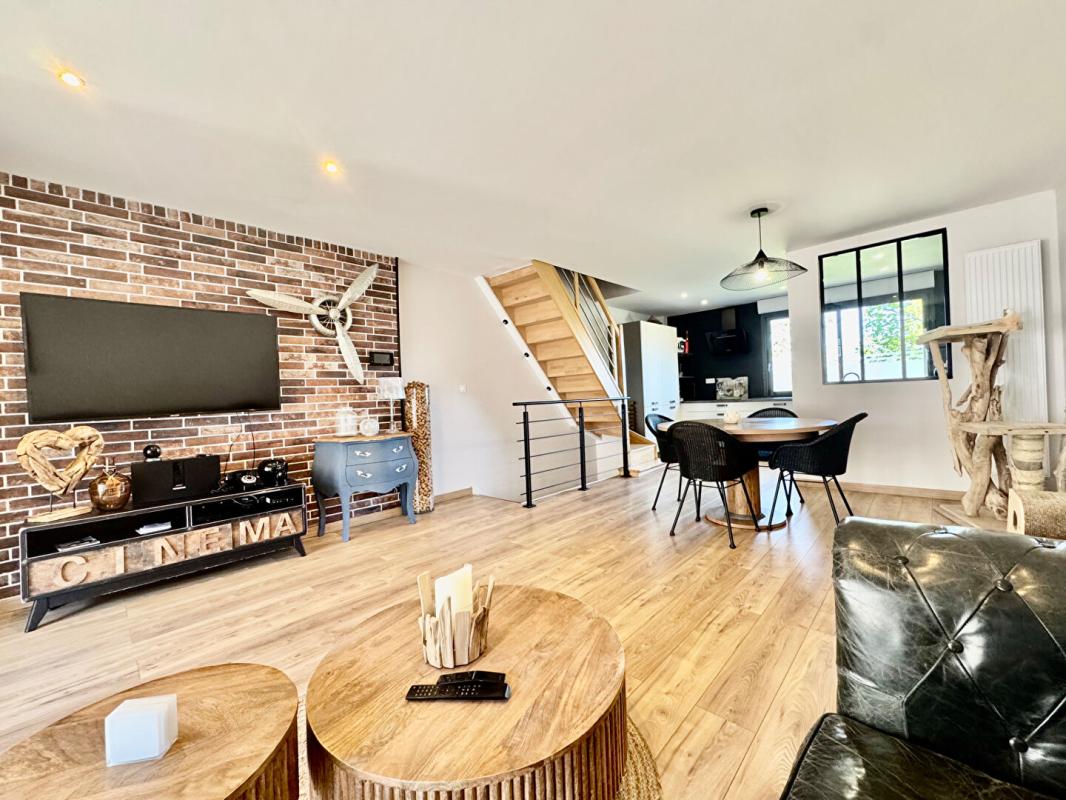 AMIENS Maison moderne ,125m2, 3 chambres , cour, garage  Quartier HENRIVILLE AMIENS 5