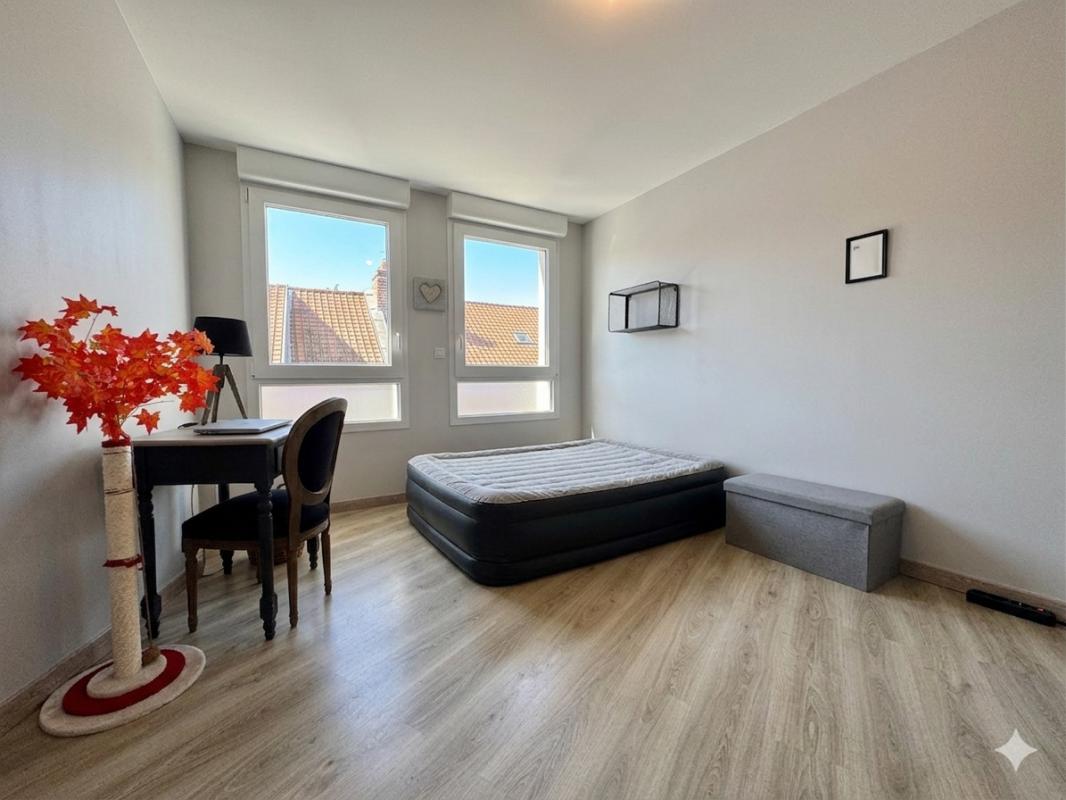 AMIENS Maison moderne ,125m2, 3 chambres , cour, garage  Quartier HENRIVILLE AMIENS 9