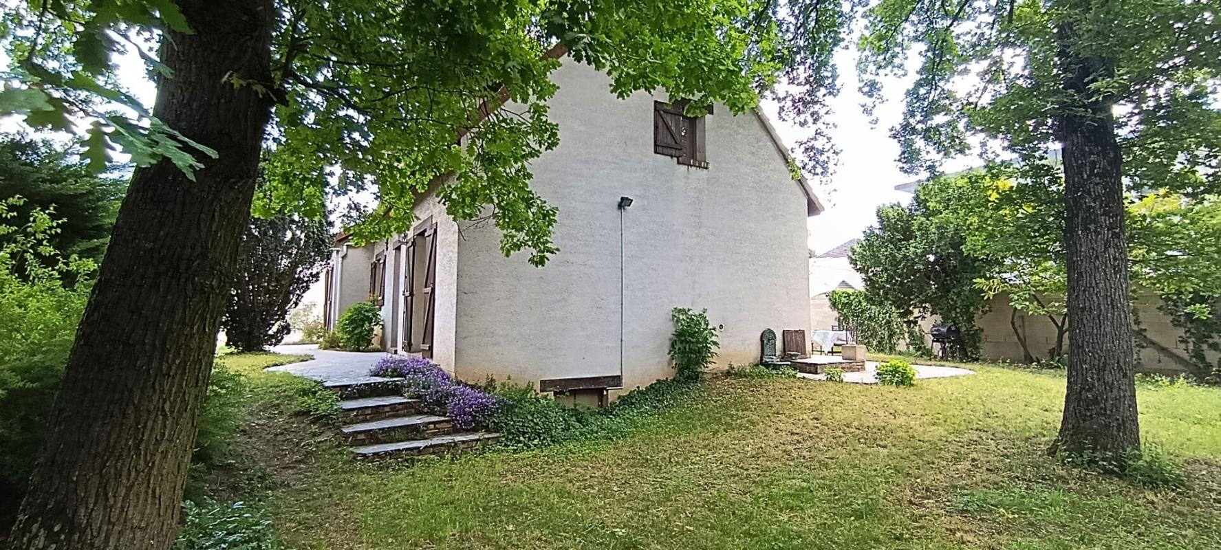 LIMEIL-BREVANNES Maison familiale de 8 pièces avec sous sol total ET piscine  chauffée 3