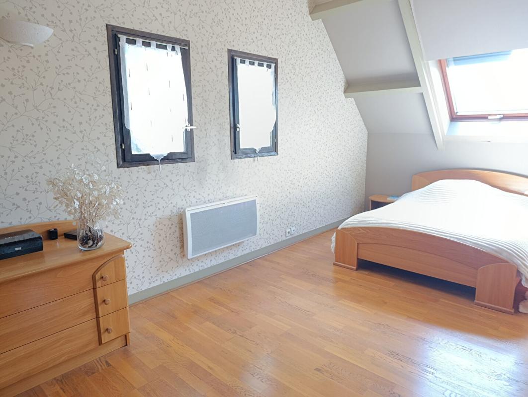LIMEIL-BREVANNES Maison familiale de 8 pièces avec sous sol total ET piscine  chauffée 7
