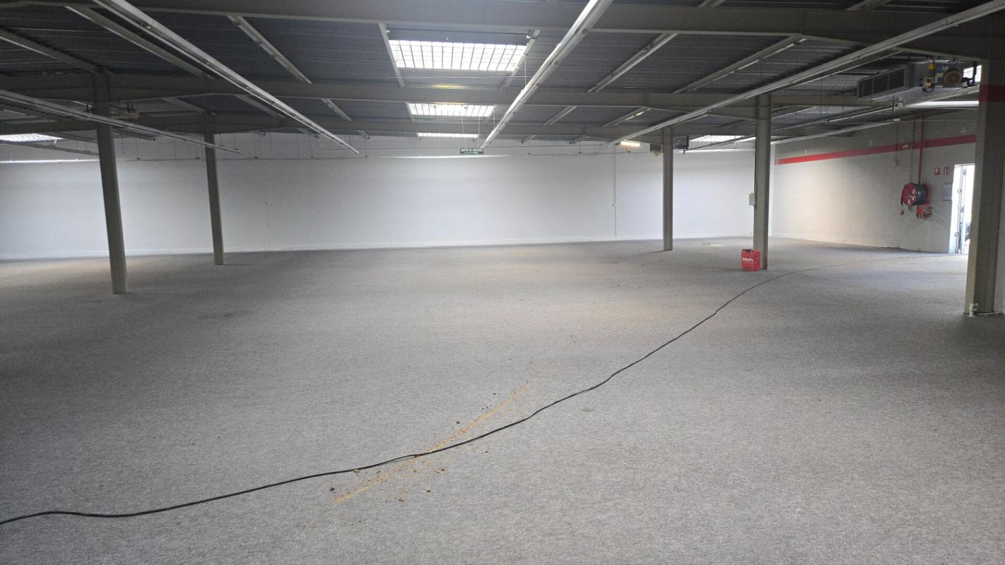 VERNOUILLET Local commercial Zone commerciale SUD Vernouillet 445 m2 3
