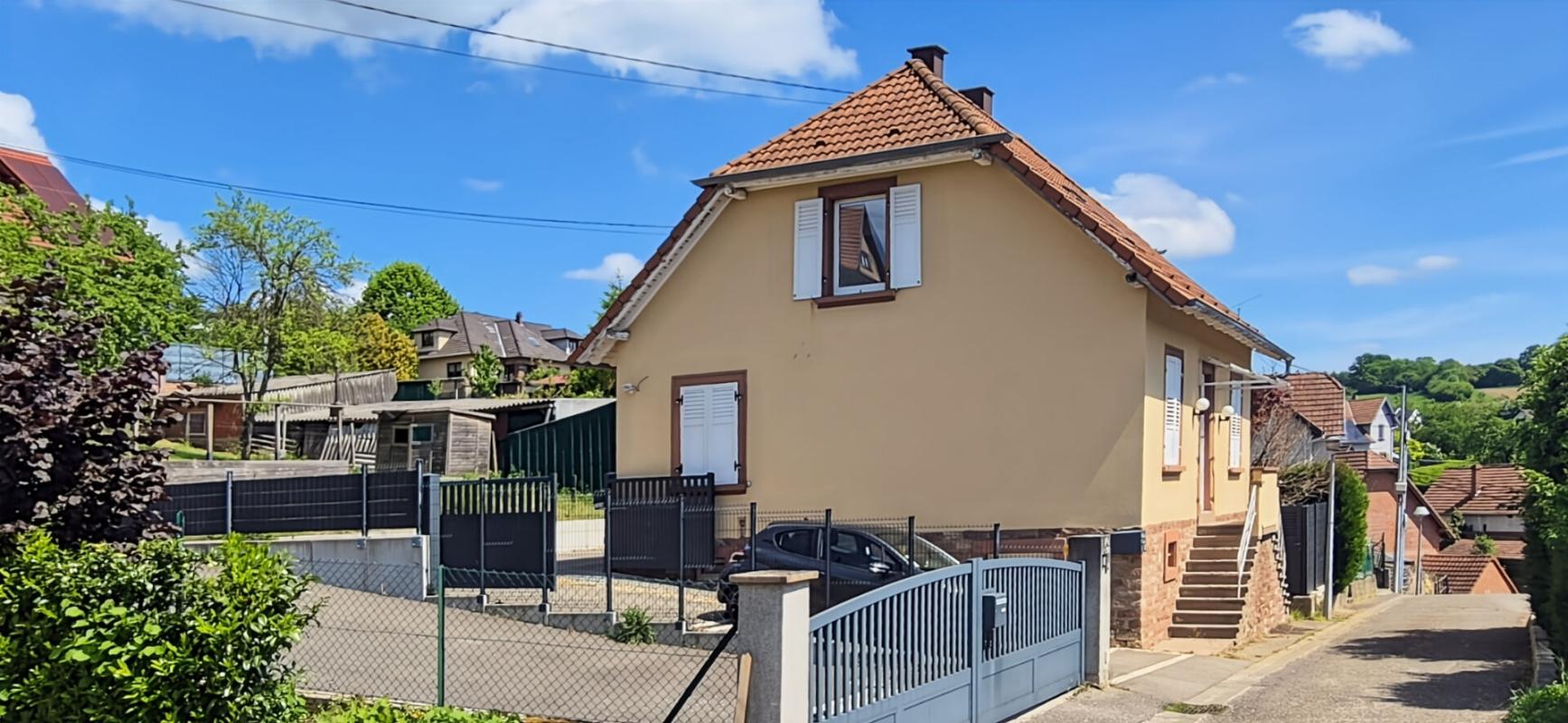 NIEDERBRONN-LES-BAINS Vue imprenable  Maison rénovée  avec terrasse et jacuzzi  Niederbronn-les-Bains 1