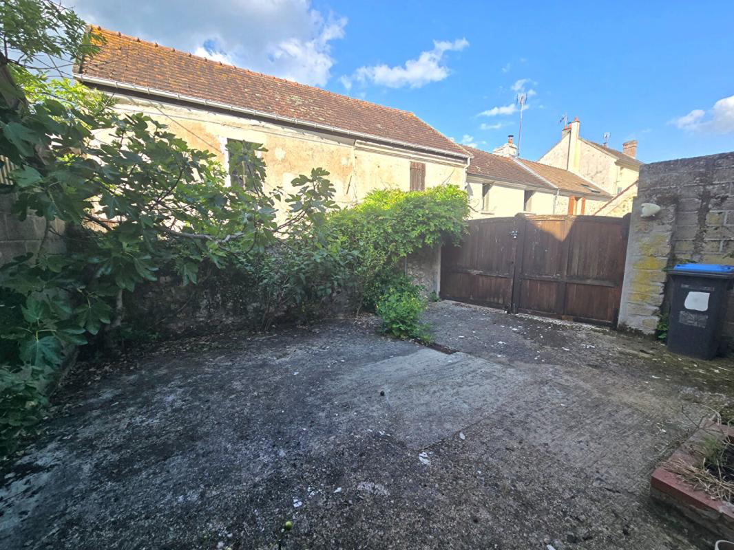 SAINT-JEAN-LES-DEUX-JUMEAUX Maison 4 pièce(s) 68 m2 (77660 77100) 2