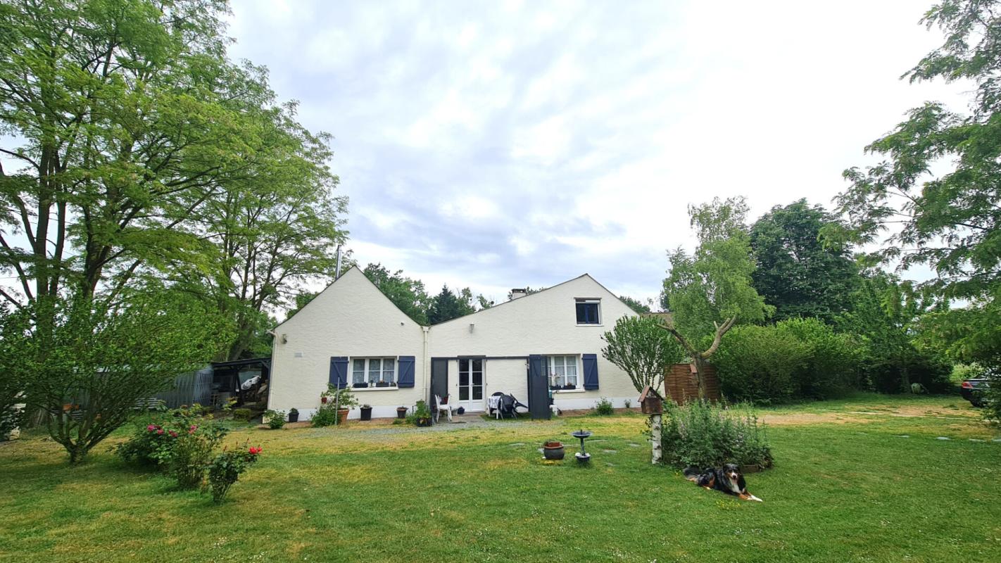 BRISSAC-QUINCE Exclusivité : Ancien corps de ferme avec fort potentiel + rendement locatif ? Proximité Château de Brissac (Anjou) 1