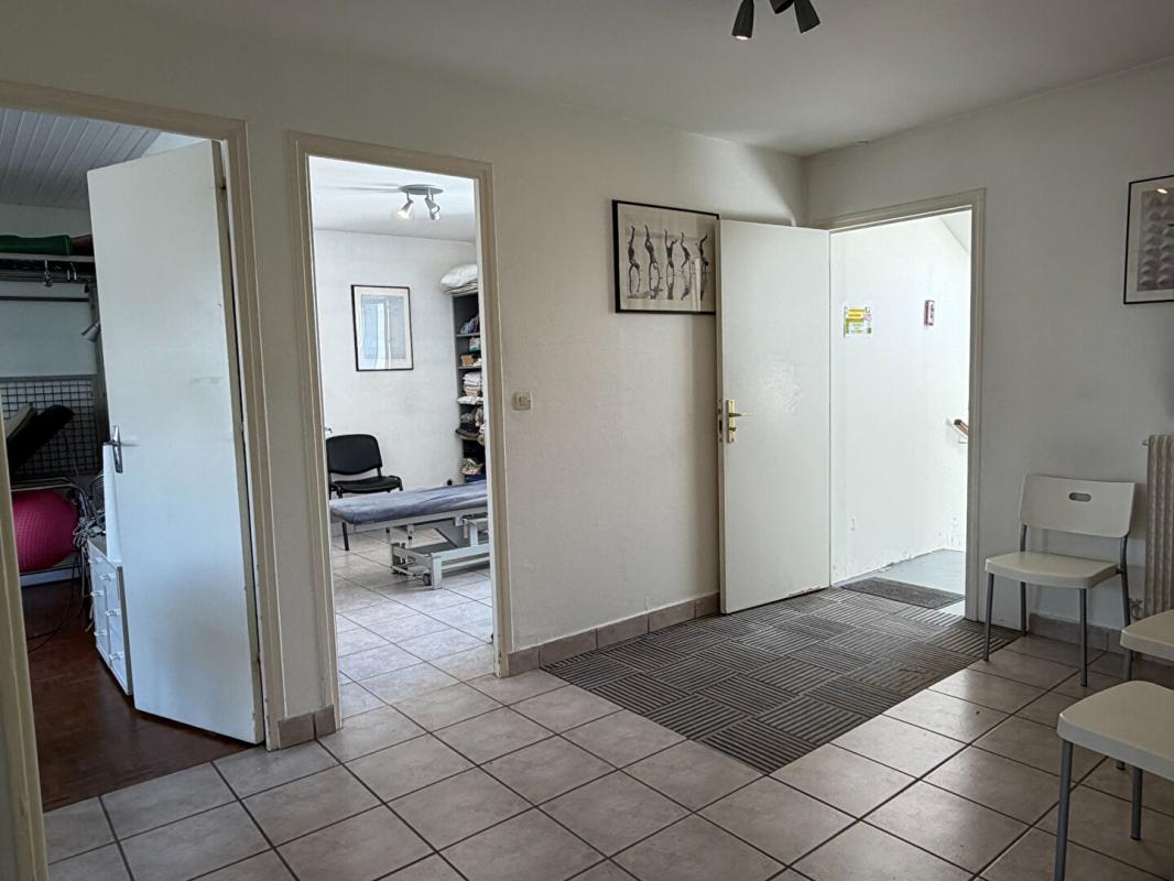 VITRY-SUR-SEINE Maison  10 pièce(s) 207.41 m2 3
