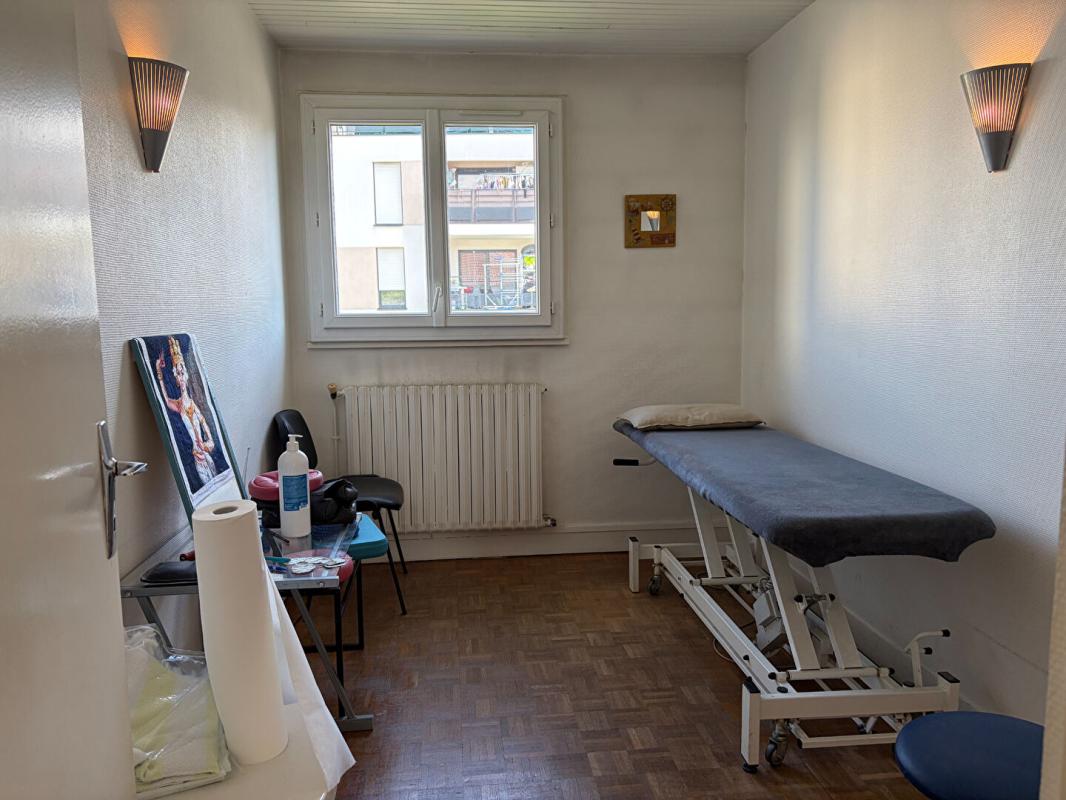 VITRY-SUR-SEINE Maison  10 pièce(s) 207.41 m2 6