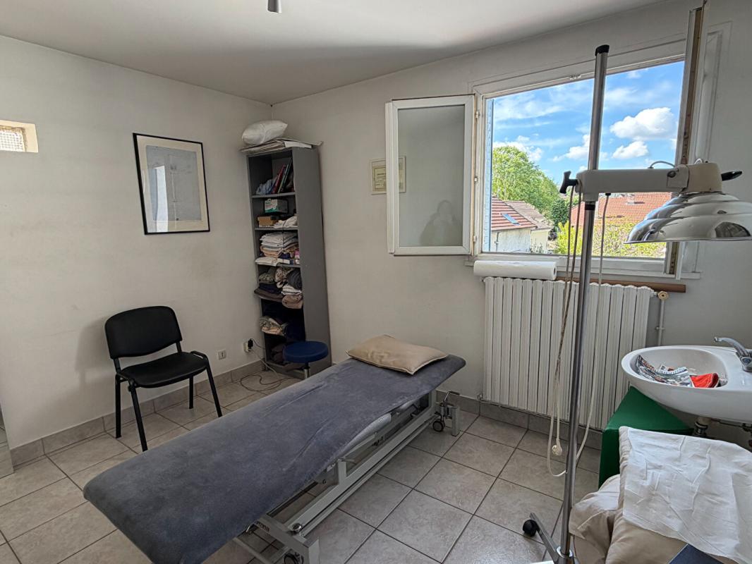 VITRY-SUR-SEINE Maison  10 pièce(s) 207.41 m2 8