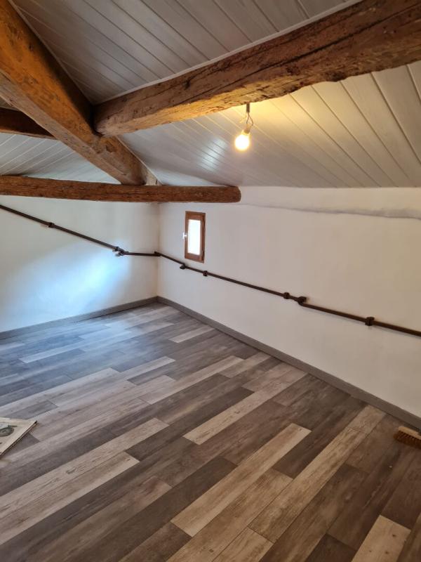 MONTAGNAC Appartement T3 + Murs commerciaux en rez -de-chaussée 100 m2 5