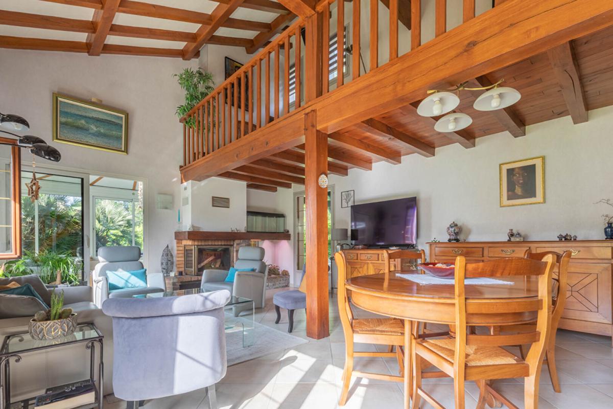 BASSE-GOULAINE Maison 6 pièces 170m2 avec piscine chauffée 1