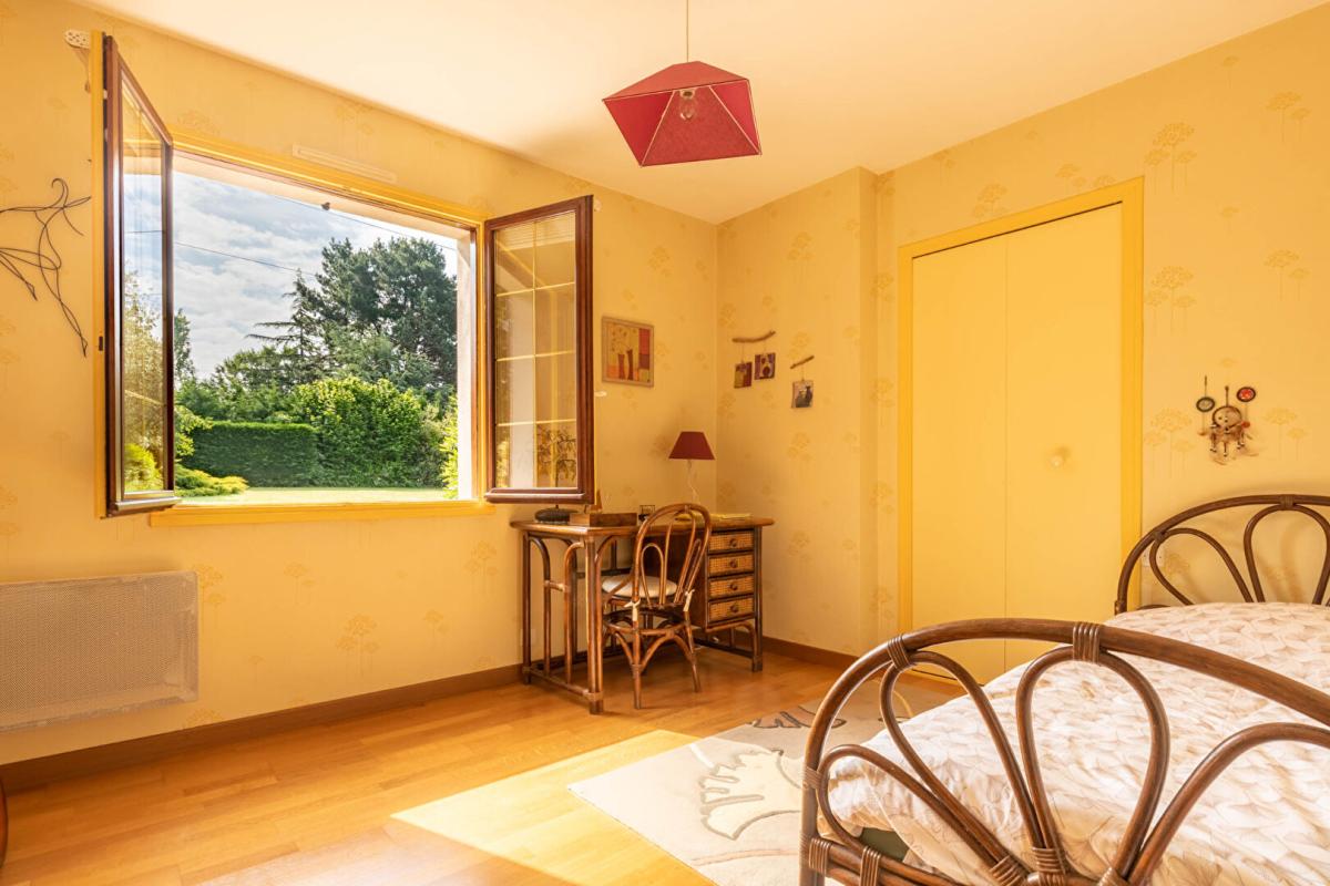 BASSE-GOULAINE Maison 6 pièces 170m2 avec piscine chauffée 16