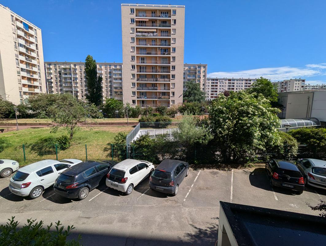 VILLEURBANNE Appartement Villeurbanne 3 pièce(s) 56.91 m2 Gratte Ciel 5