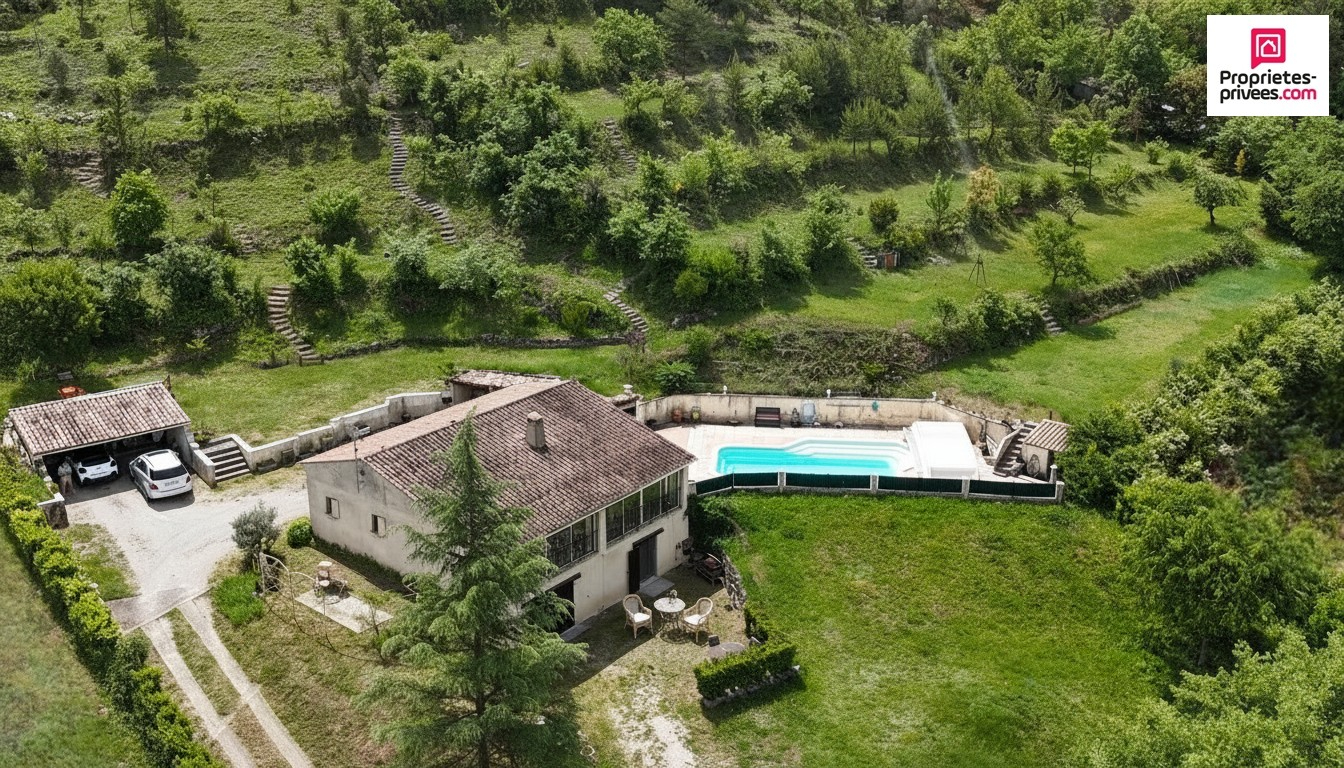 ESPARRON-DE-VERDON Maison Esparron De Verdon 5 pièce(s) 120 m2 avec Piscine et Garage 2
