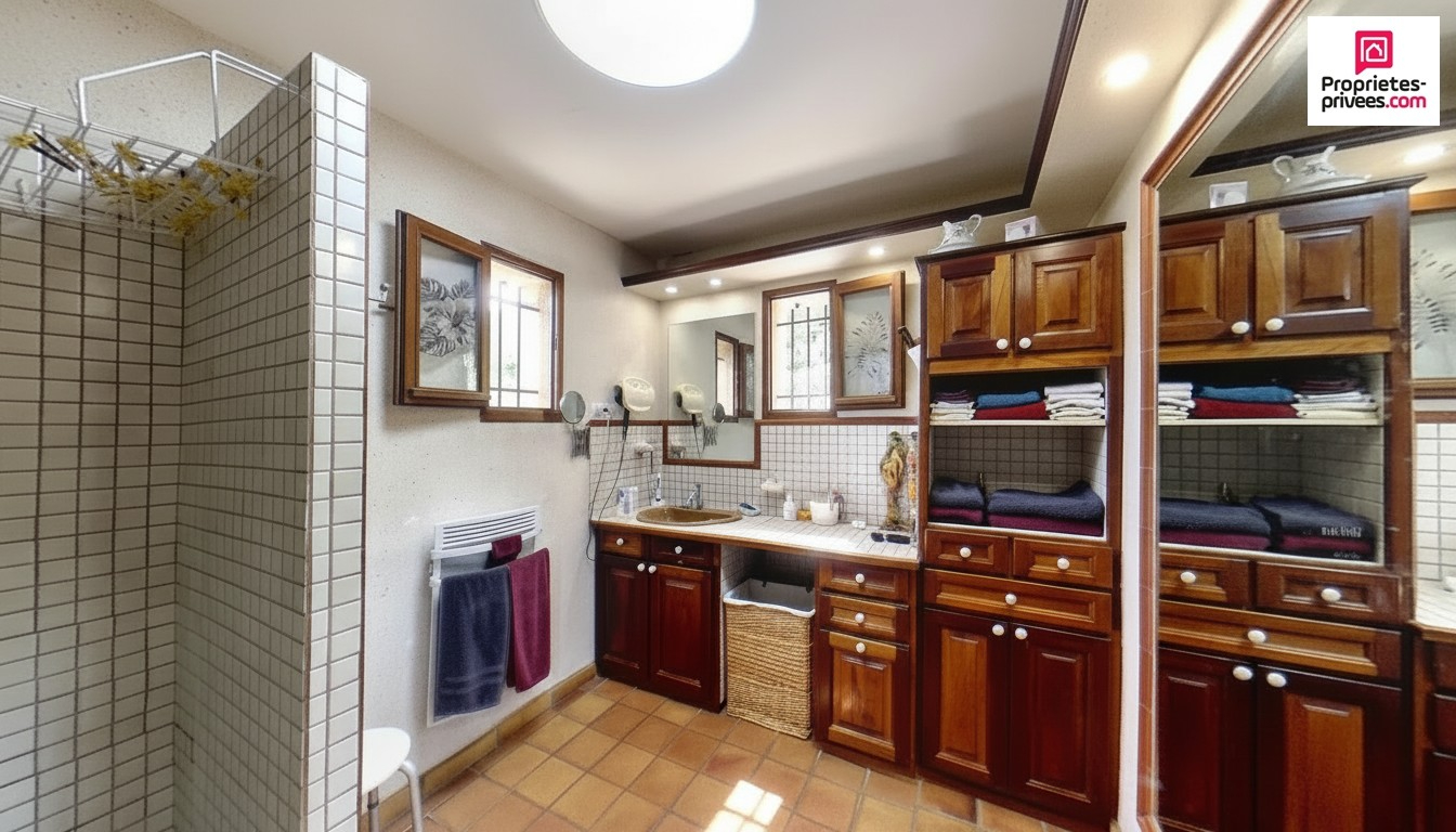 ESPARRON-DE-VERDON Maison Esparron De Verdon 5 pièce(s) 120 m2 avec Piscine et Garage 9