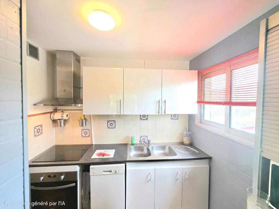 LE LAVANDOU Appartement Le Lavandou 2 pièce(s) 40 m2 ET TERRASSE 5