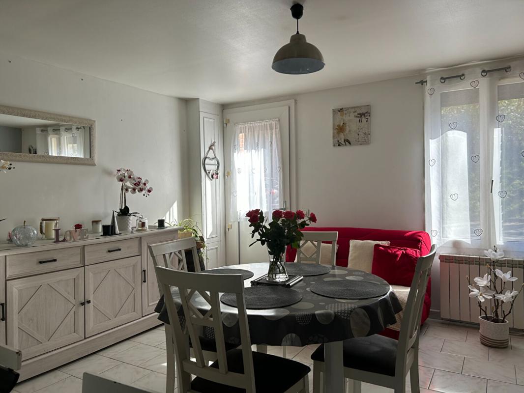 SAINT-MARTIN-DE-LA-LIEUE 14100  Charmante  maison 3 pièces  avec extérieur 132 000 Euros 2