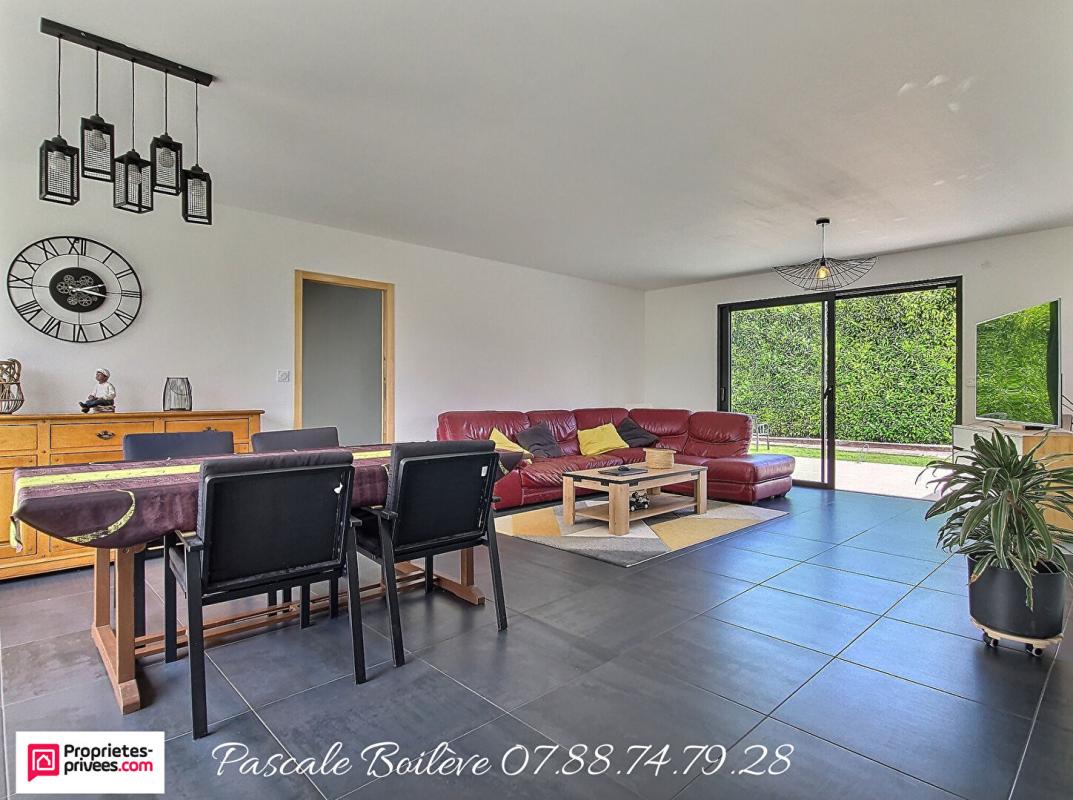 VERNANTES Beau pavillon de plain-pied de 2021 - 122 m² - 4 chambres - Vernantes (49390) 2