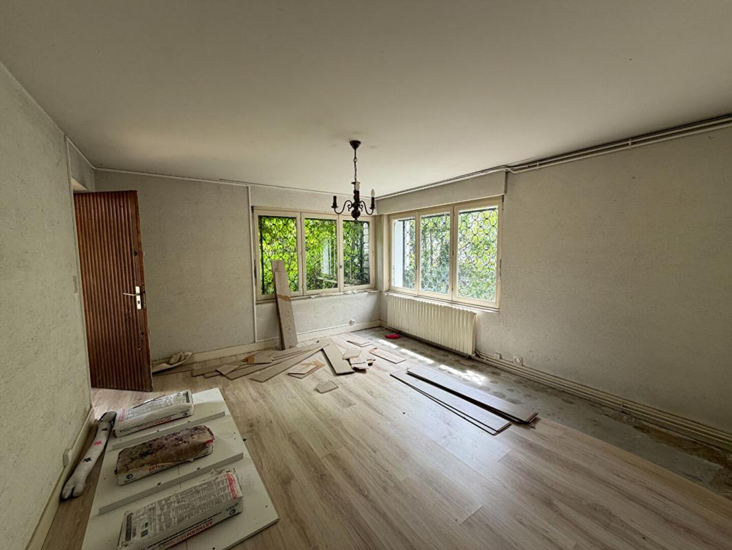 VIERZON Maison Vierzon 4 pièce(s) 159 m2 17
