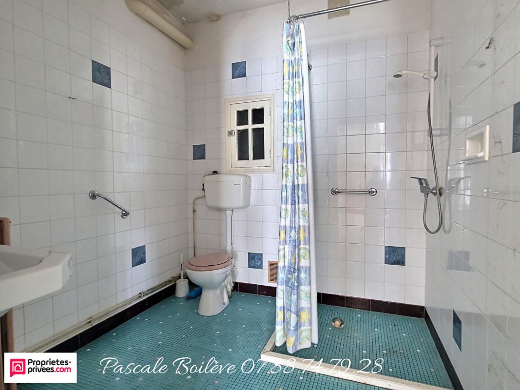 VERNANTES Maison avec diverses dépendances et appartement - VERNANTES (49390) 11
