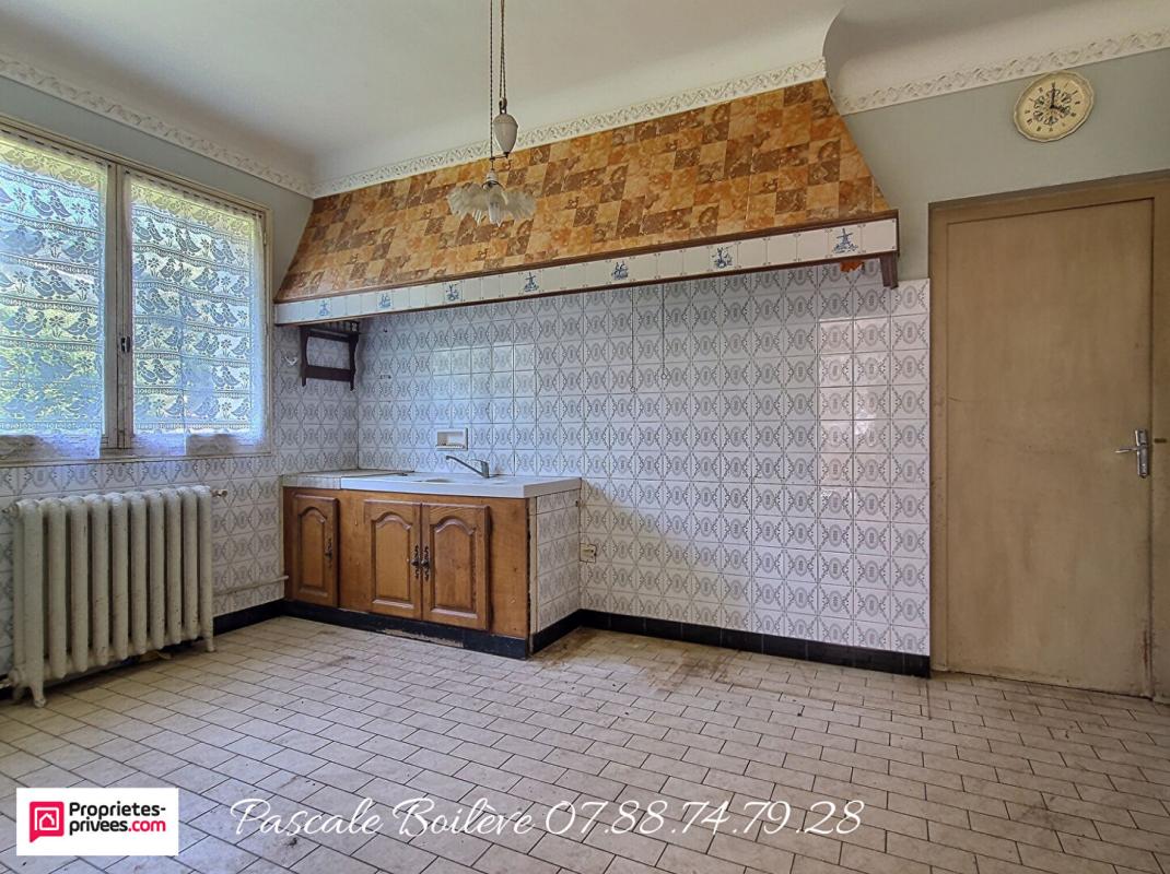 VERNANTES Maison avec diverses dépendances et appartement - VERNANTES (49390) 8