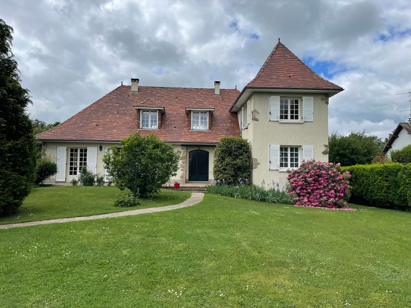 LE VIGEN Maison familiale de charme style périgourdin - Quartier résidentiel recherché proche Limoges 1