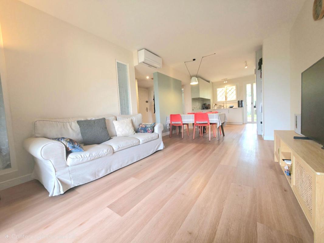 LE LAVANDOU Appartement Le Lavandou 2 pièce(s) 50 m2 AVEC TERRASSE ET PARKING 3
