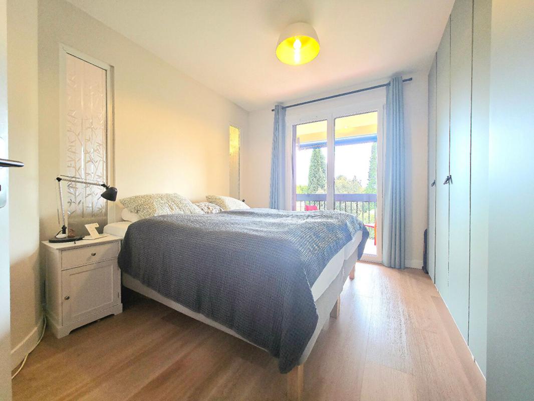 LE LAVANDOU Appartement Le Lavandou 2 pièce(s) 50 m2 AVEC TERRASSE ET PARKING 5