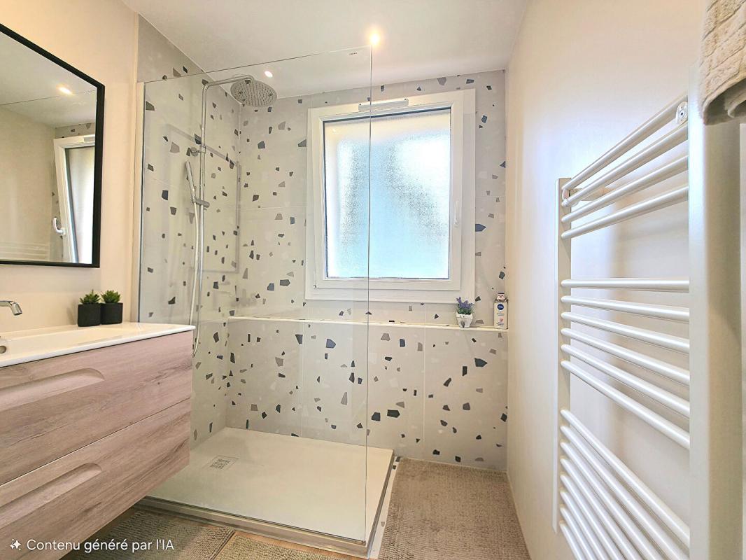 LE LAVANDOU Appartement Le Lavandou 2 pièce(s) 50 m2 AVEC TERRASSE ET PARKING 6